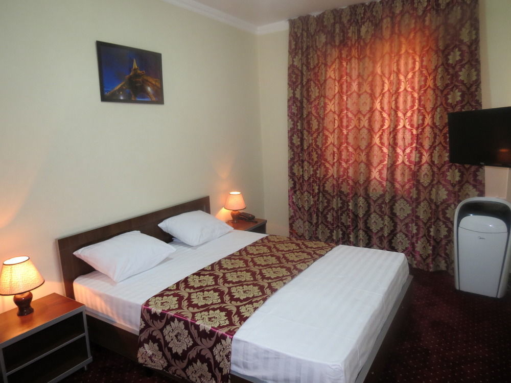 Rohat Hotel Chilonzor Tashkent Bagian luar foto